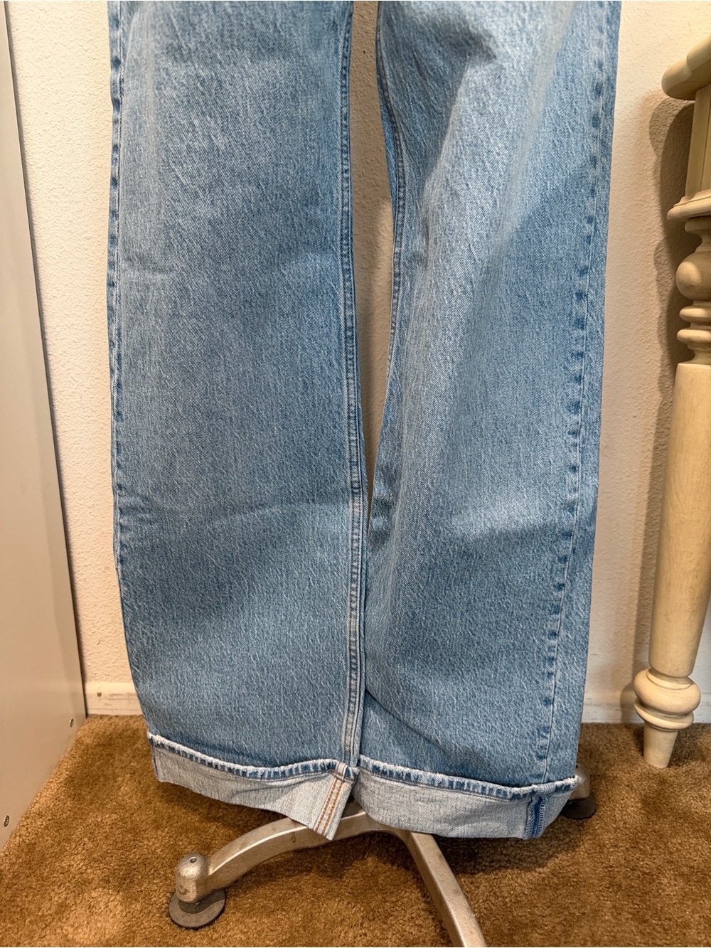 Abercrombie & Fitch High Rise 90s Relaxed Jean - Picture 4 of 6